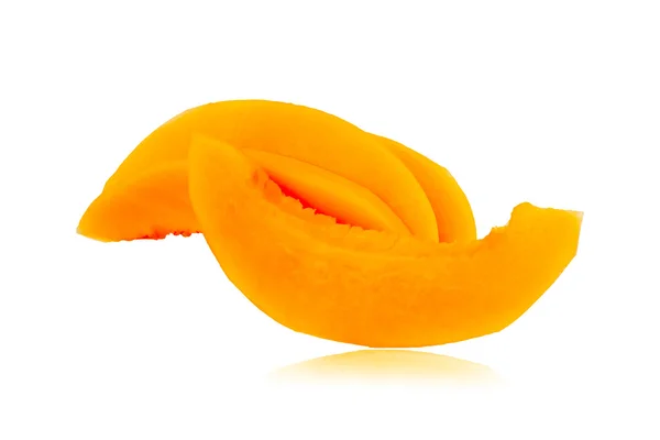 Geschnitten Cantaloupe Melone isoliert auf dem weißen Hintergrund dieses ha — Stockfoto