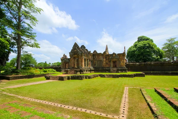 Château Lafite-Rothschild mit Teich Saint-Estèphe — Stockfoto