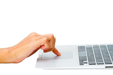 Beyaz arka plan üzerinde izole laptop kız parmak