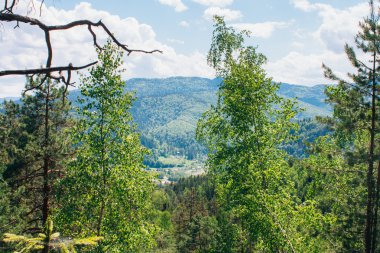 Üstten görünüm vadiden dağlar