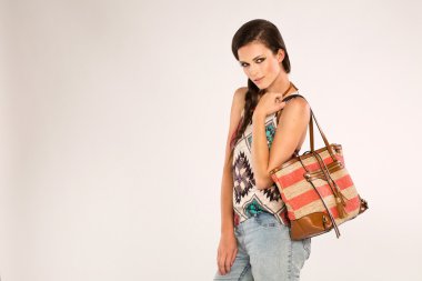 Hypnotizing gözlerle ayrı alışveriş kız