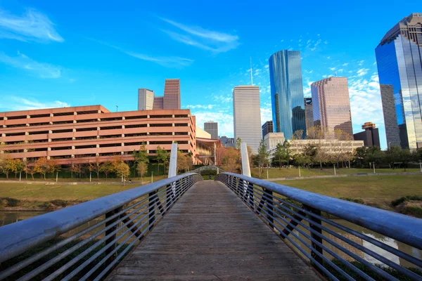 Houston Texas panoramę z nowoczesnych drapaczy chmur i błękitne niebo — Zdjęcie stockowe