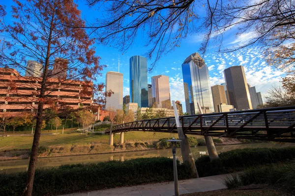 Houston Texas Skyline con grattacieli moderni e vista cielo blu — Foto Stock