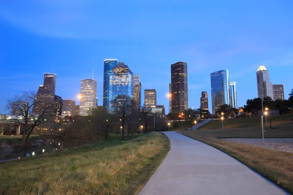 Houston Texas panoramę z nowoczesnych drapaczy chmur i błękitne niebo — Zdjęcie stockowe