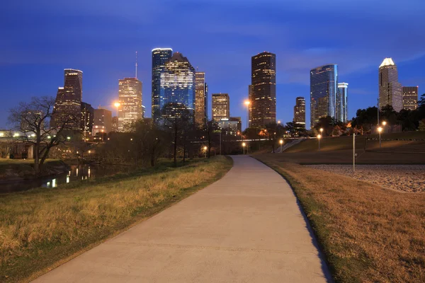 Houston Texas panoramę z nowoczesnych drapaczy chmur i błękitne niebo — Zdjęcie stockowe