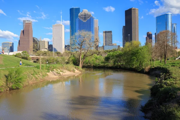 Houston Texas manzarası ile modern gökdelenler ve mavi gökyüzü görünümü 