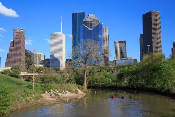 Houston Texas panoramę z nowoczesnych drapaczy chmur i błękitne niebo — Zdjęcie stockowe