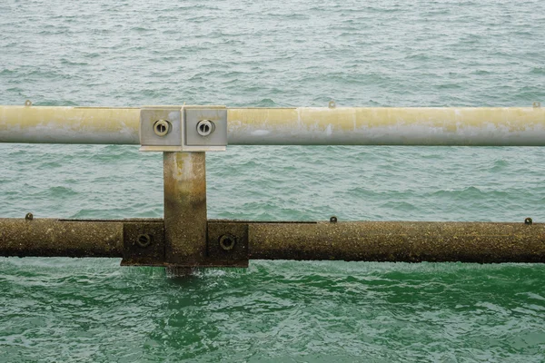 Metal blok dalgakıran, Singapur deniz