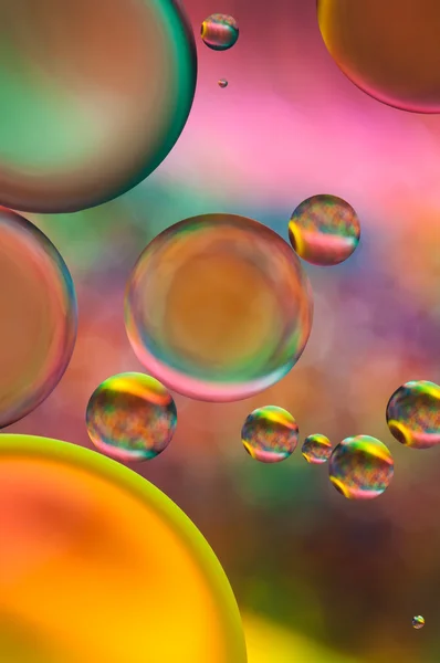 Gotas de aceite y burbujas de aire en el agua —  Fotos de Stock