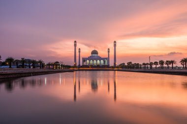 Tayland Merkez Camii güzel gün batımı