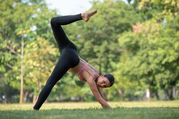 Asian Woman Doing Yoga Exercise Relax Sportswear Park Sport Healthy — Stock Photo, Image