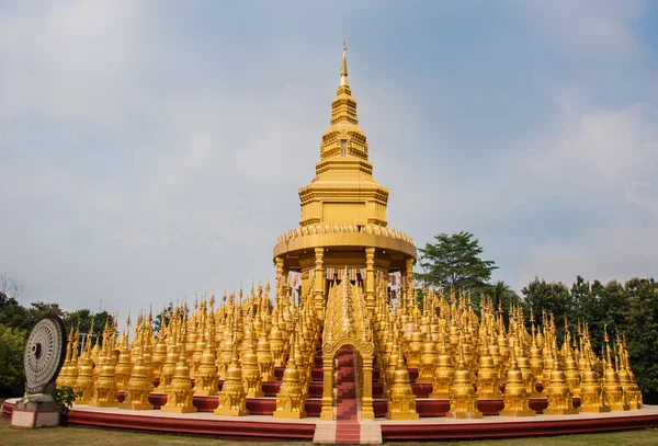 Watpasawangboon el Templo de las 500 Pagodas Doradas —  Fotos de Stock