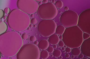 Mor damla su yağ ve hava kabarcıkları