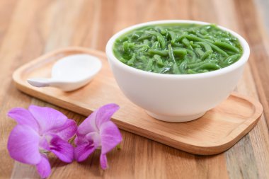 LOD chong, Hindistan cevizi sütü bir geleneksel Tay tatlı