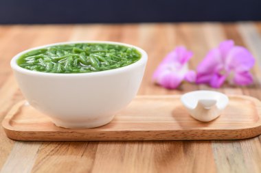 LOD chong, Hindistan cevizi sütü bir geleneksel Tay tatlı