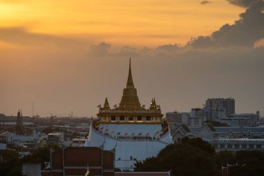 Altın Tepe Tapınağı (wat sraket rajavaravihara) gün batımında, Bangkok, Tayland, Asya, tarihi ve Tayland 'ın ünlü yeri