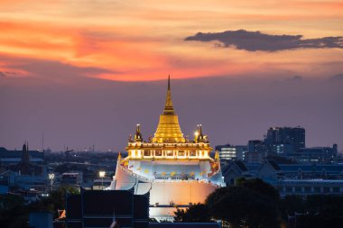 Altın Tepe Tapınağı (wat sraket rajavaravihara) gün batımında, Bangkok, Tayland, Asya, tarihi ve Tayland 'ın ünlü yeri