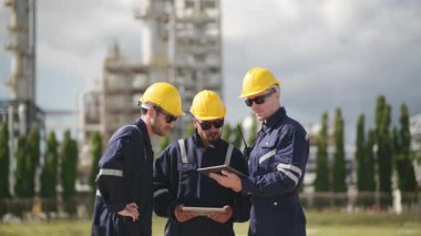 Rafineri petrol endüstrisi, endüstriyel üretim, petrol ve gaz rafinerisi fabrikası, Petrokimya fabrikası mühendisi