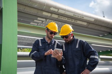 Rafineri petrol endüstrisi, endüstriyel üretim, petrol ve gaz rafinerisi fabrikası, Petrokimya fabrikası mühendisi