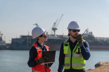 Tersanede çalışan mühendislik, endüstriyel tersanede kargo operasyonlarının izlenmesi, ulaşım, liman, altyapı, dağıtım, nakliye, ticari nakliye.