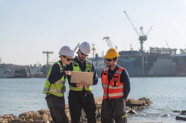 Tersanede çalışan mühendislik, endüstriyel tersanede kargo operasyonlarının izlenmesi, ulaşım, liman, altyapı, dağıtım, nakliye, ticari nakliye.