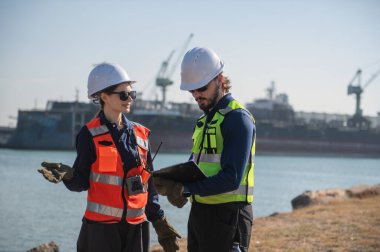 Tersanede çalışan mühendislik, endüstriyel tersanede kargo operasyonlarının izlenmesi, ulaşım, liman, altyapı, dağıtım, nakliye, ticari nakliye.