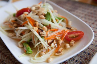 Yeşil papaya salatası