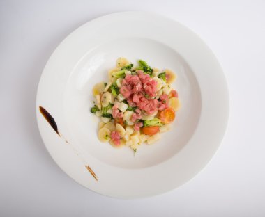 Ham ton balıklı salata