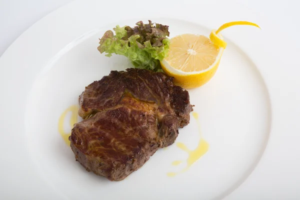 Limonlu antrikot biftek — Stok fotoğraf