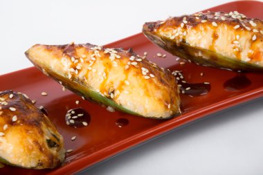 Pişmiş midye çanağı