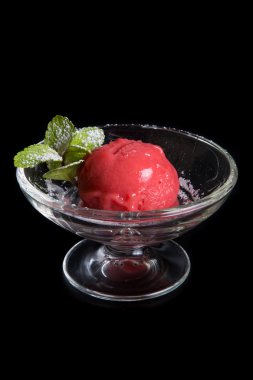 siyah arka plan üzerine dondurma