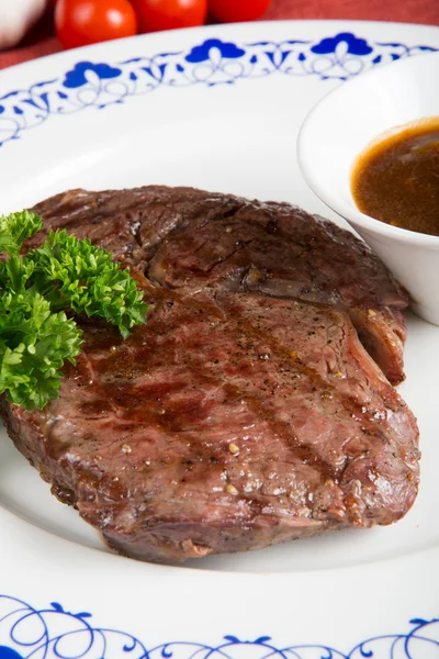 Smažený hovězí steak — Stock fotografie