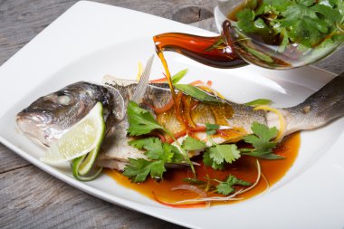 Soya soslu ızgara balık