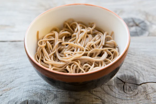 Buğday noodle bir kase