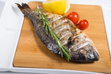 Limonlu ızgara balık