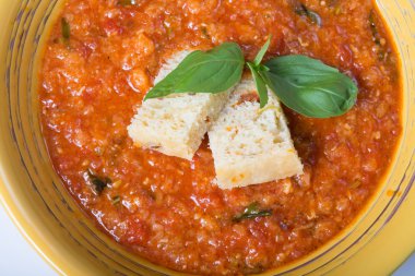 taze domates çorbası