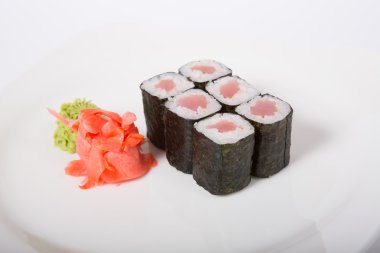 ton balığı ile Japon rulo