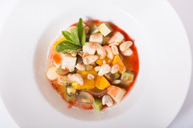 karışık meyve salatası