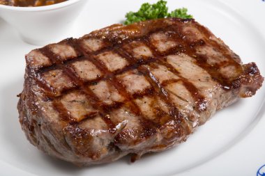 Izgara biftek.