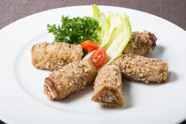 Fırında patlıcan böreği