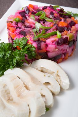 Rus pancar salatası