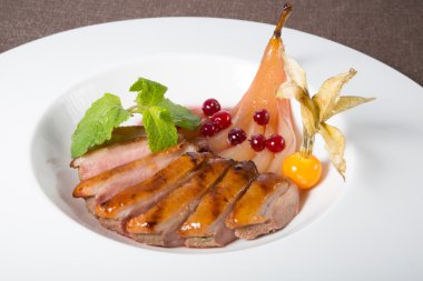 Kızarmış ördek eti