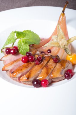 Kızarmış ördek eti