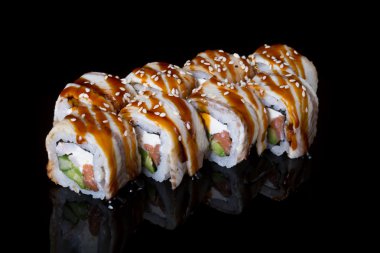 füme yılan balığı rulo