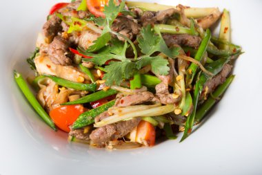 Asya kızarmış et yemek