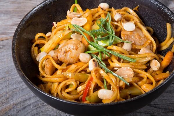 Tagliatelle fritte tailandesi — Foto Stock