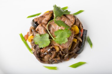 Eti ve mantar salatası