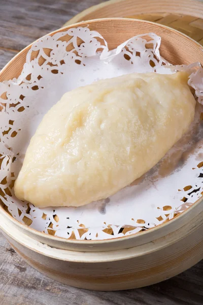 Dim sum in bamboo steamer — Stock Photo, Image