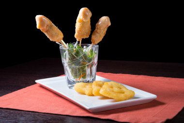 tavuk nuggets patates ile