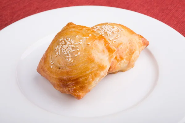 Baked samosa on a plate — Stock Photo, Image